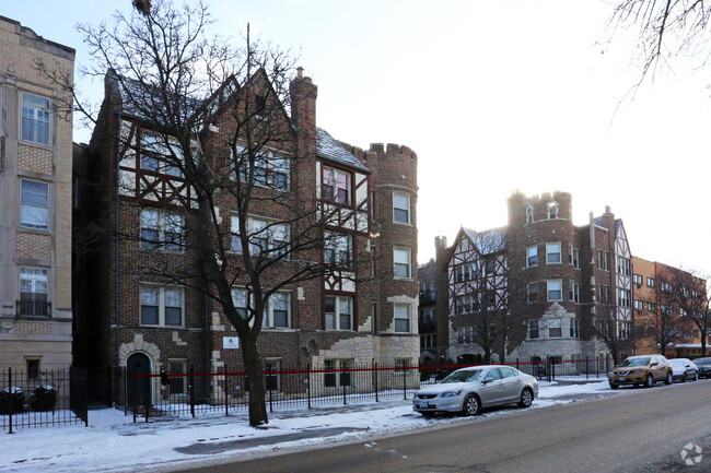 Building Photo - 5711-5721 N Kimball Ave