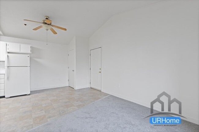 Interior Photo - Stunning 3-bed/2-bath apartments, close to public transit