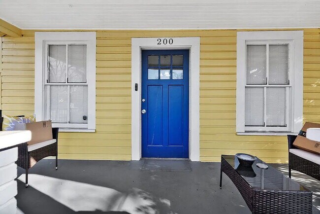 Building Photo - 1 bedroom, 1 full bath near downtown Walhalla