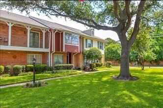 Building Photo - 1573 W Sam Houston Pkwy S