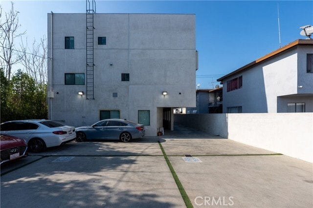 Foto del edificio - 6810 Simpson Ave