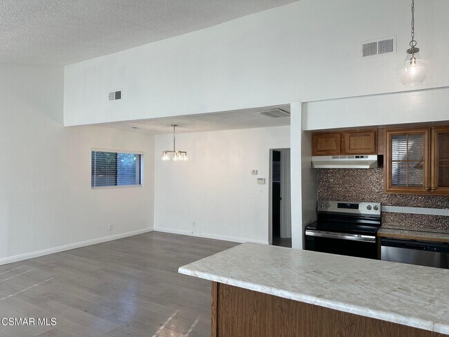 Building Photo - 53380 Avenida Ramirez