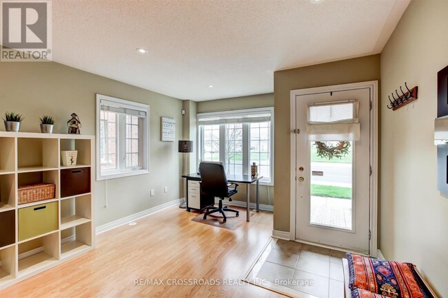 Building Photo - 2626 Bur Oak Ave