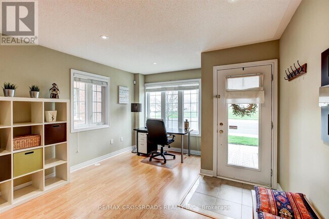 Photo du bâtiment - 2626 Bur Oak Ave