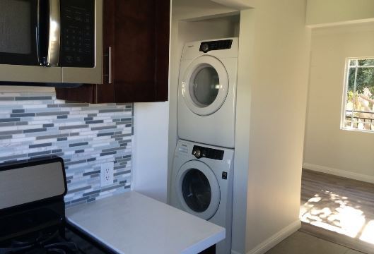 Lavadora y secadora en unidad - 1762 9th St