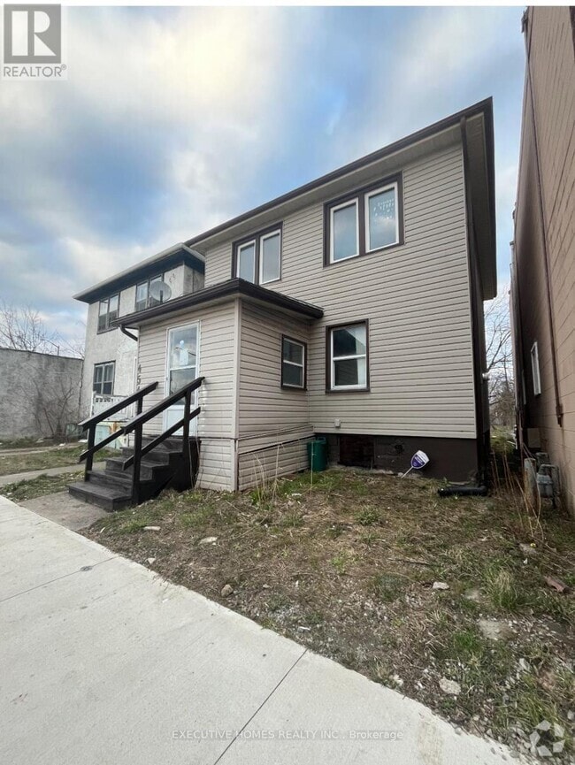 Building Photo - 4548 Victoria Ave