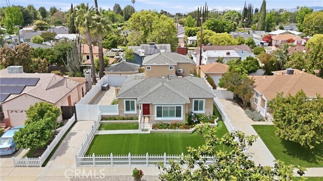 Foto del edificio - 6139 Jamieson Ave