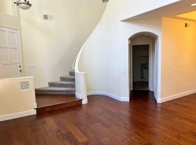 Building Photo - 4516 Da Vinci St