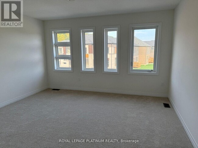 Photo du bâtiment - 43 Mckernan Ave.