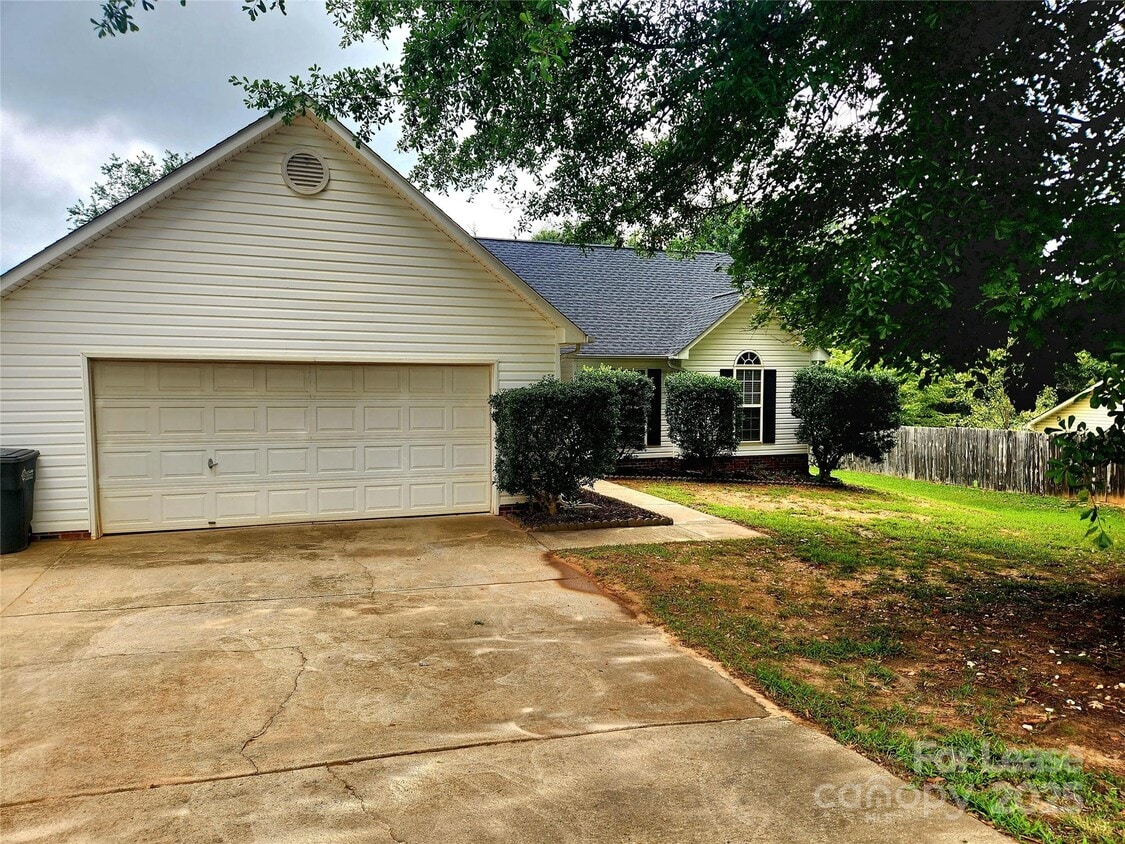 Foto principal - 403 Winecoff St