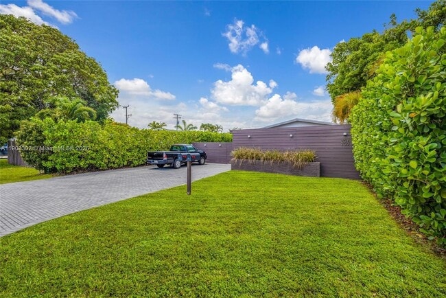 Photo - 707 NE 22nd Dr Apartment