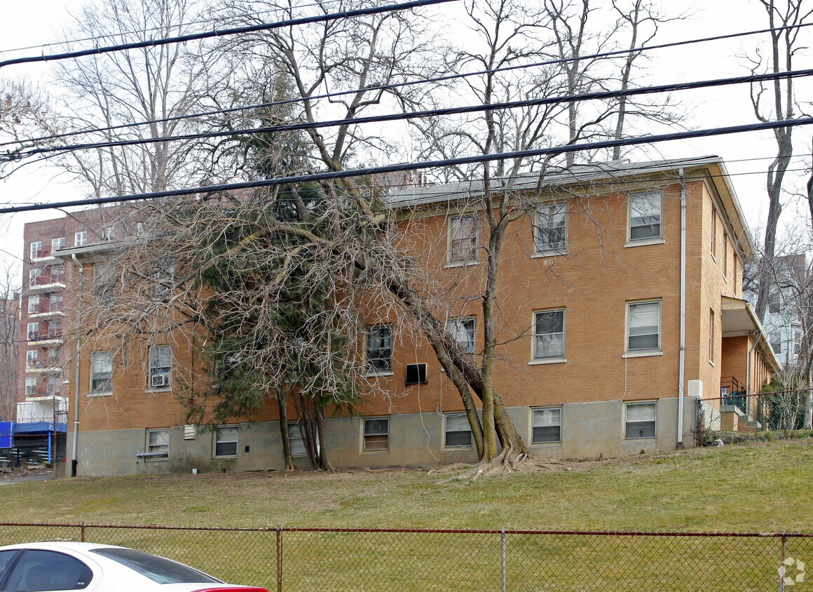 Building Photo - 236 Warburton Ave