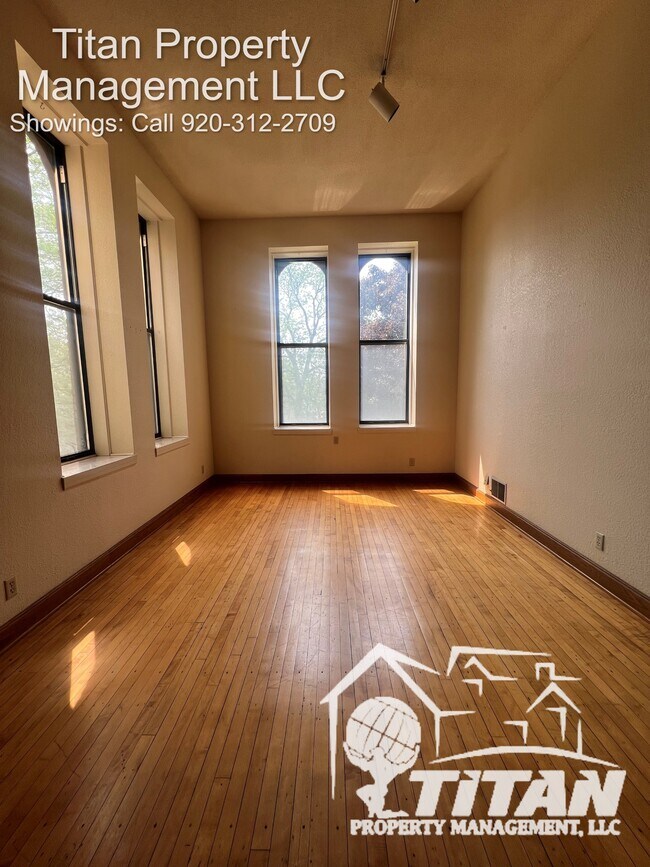 Foto del edificio - 207 E Irving Ave