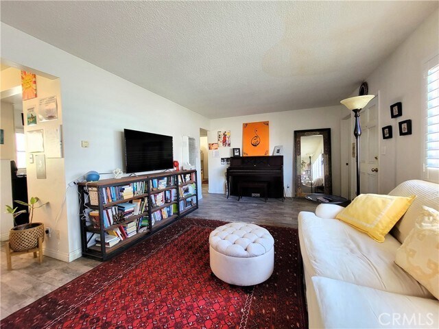 Building Photo - 2109 Warfield Ave