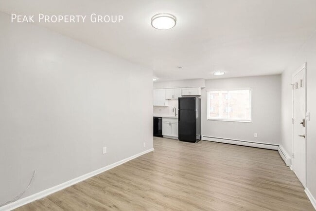 Building Photo - 639 Riverview Dr