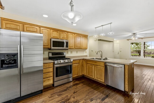 Foto del edificio - 310 E 3rd St