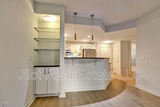 Foto del edificio - 390 17th St NW