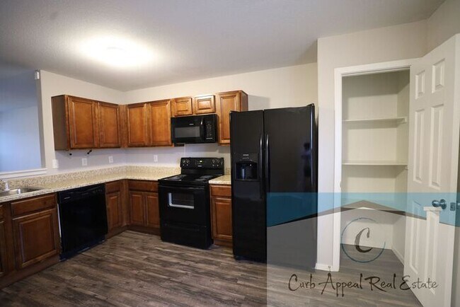 Foto del edificio - Beautiful 3 bed / 2 bath home with fenced back yard - Nettleton!!