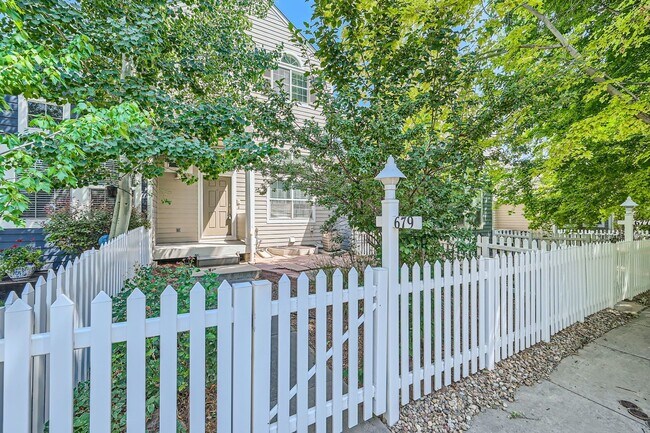 Foto del edificio - SW Longmont Townhome