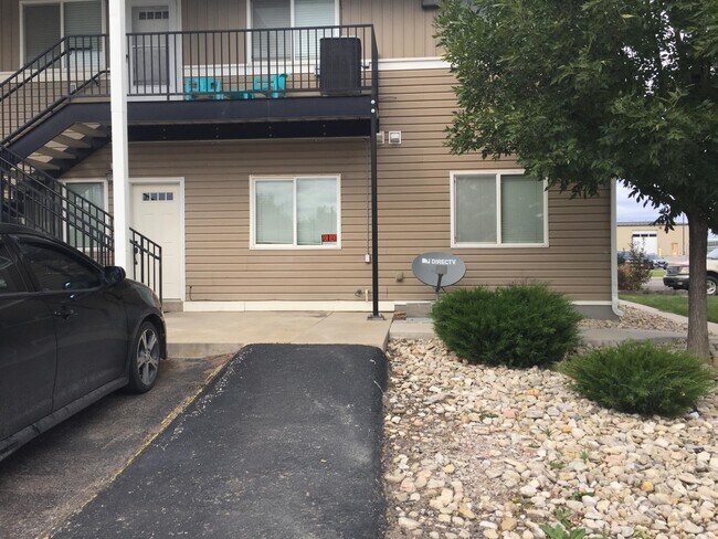 Exterior - 810 E Laramie St