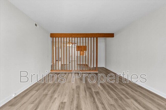 Foto del edificio - 1522 Benjamin Pkwy