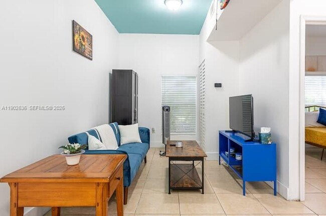 Foto del edificio - 8028 NW 5th Ct