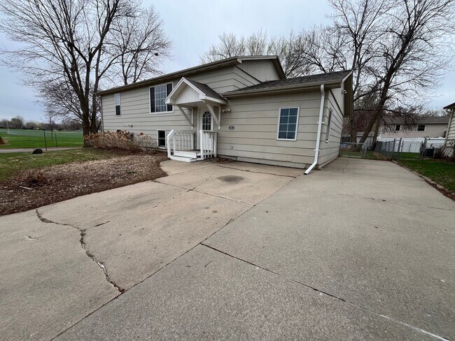 Foto del edificio - 4 Bed/2 Bath Rental Home with Fenced in Yard!