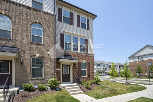 Foto del edificio - 7719 Duncannon Ln