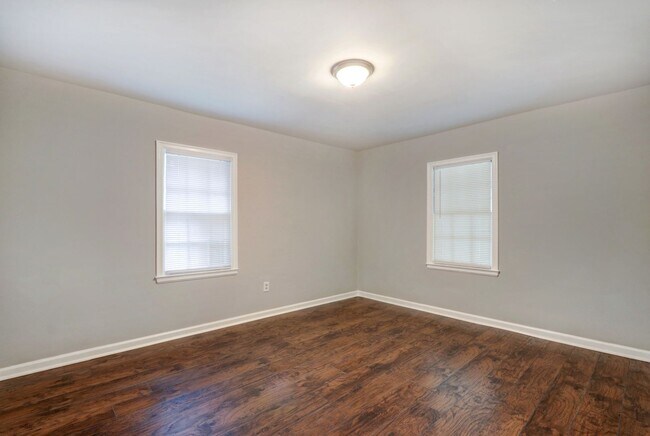 Foto del edificio - 1724 E 39th St