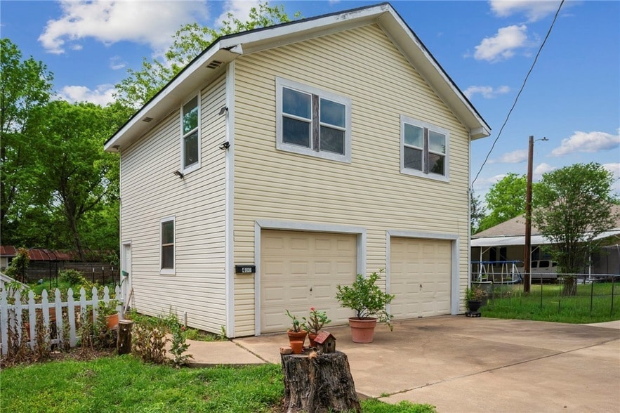 Photo - 400 Robertson Street Unit