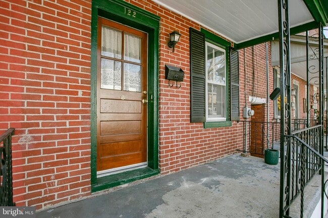 Building Photo - 122 Fowler Ave