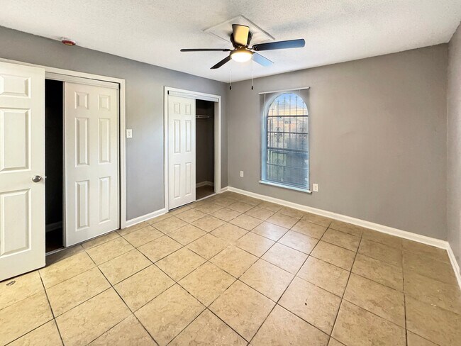 Foto del edificio - 7851 Sail St