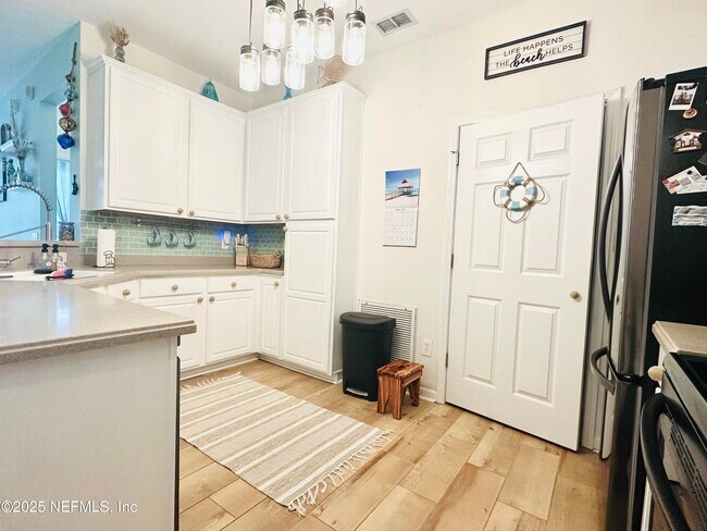 Foto del edificio - 11251 Campfield Dr