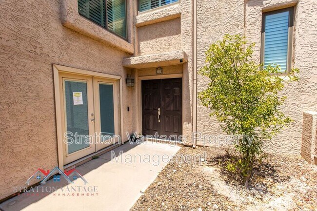 Photo - 310 E Bluebell Ln House