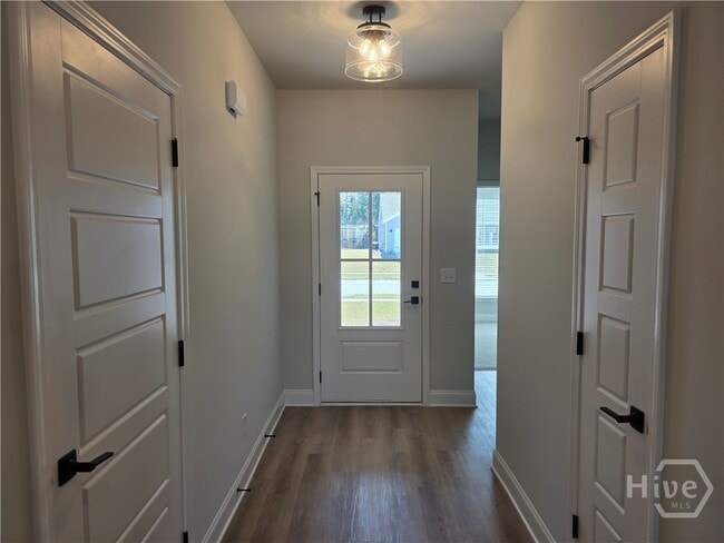 Building Photo - 330 Crosswinds Dr