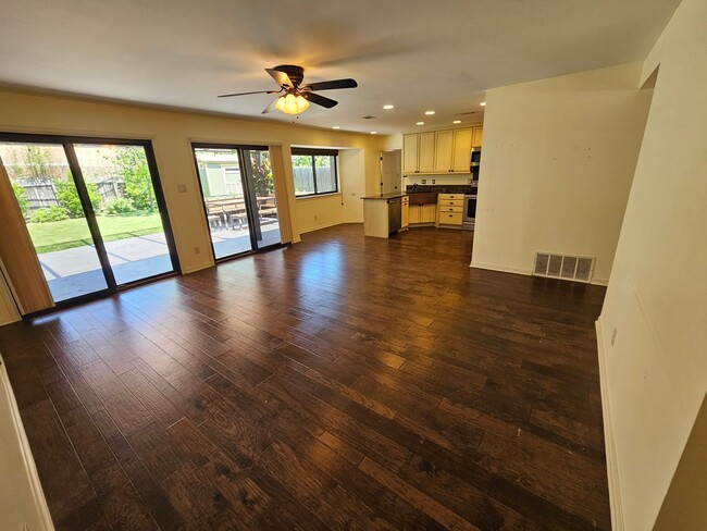Building Photo - Central Austin 3/2 with a Lovely Fenced Ba...