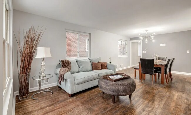 Foto del edificio - 726 Crittenden St NE