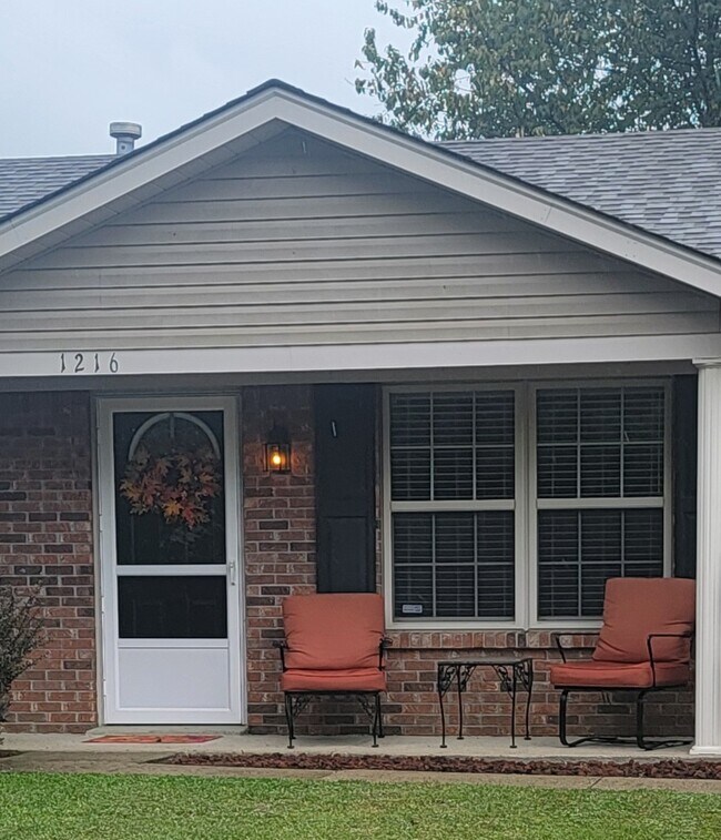 Foto del edificio - 1216 Pebble Creek Dr