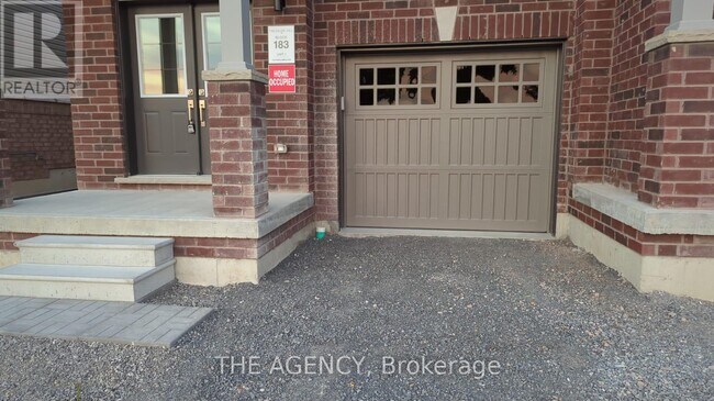 Photo du bâtiment - 2036 Horace Duncan Cres