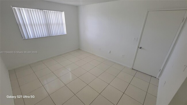 Building Photo - 9915 Nob Hill Ln