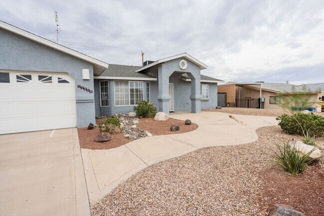 Foto del edificio - 3 BEDROOM 2 BATH 2 CAR GARAGE POOL HOME W/...