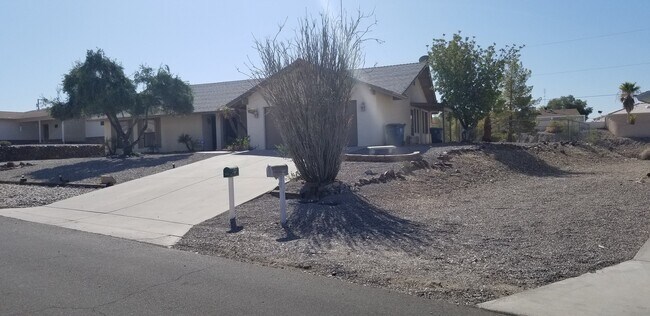 Foto del edificio - Unfurnished Long Term House! Available Now!