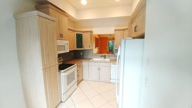 Building Photo - 10780 Waterberry Dr