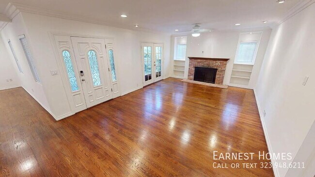 Foto del edificio - 4944 Cartwright Ave