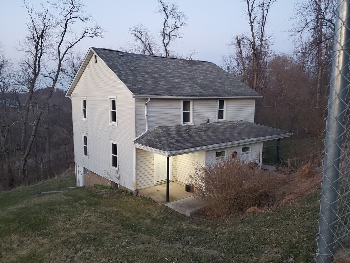 147 K Row, Mc Kees Rocks, PA 15136 Townhome Rentals in Mc Kees Rocks