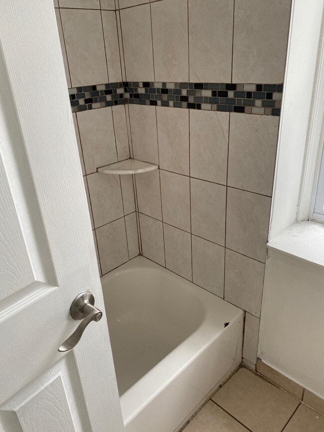Foto del edificio - 329 N Robinson St