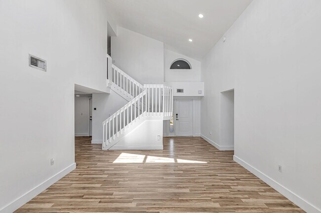 Foto del edificio - 5900 York Ln