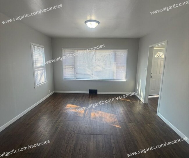 Foto del edificio - FOR RENT — SPACIOUS 3 BED / 1.5 BATH HOME