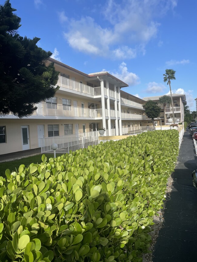 Building Photo - Meridian Apartments