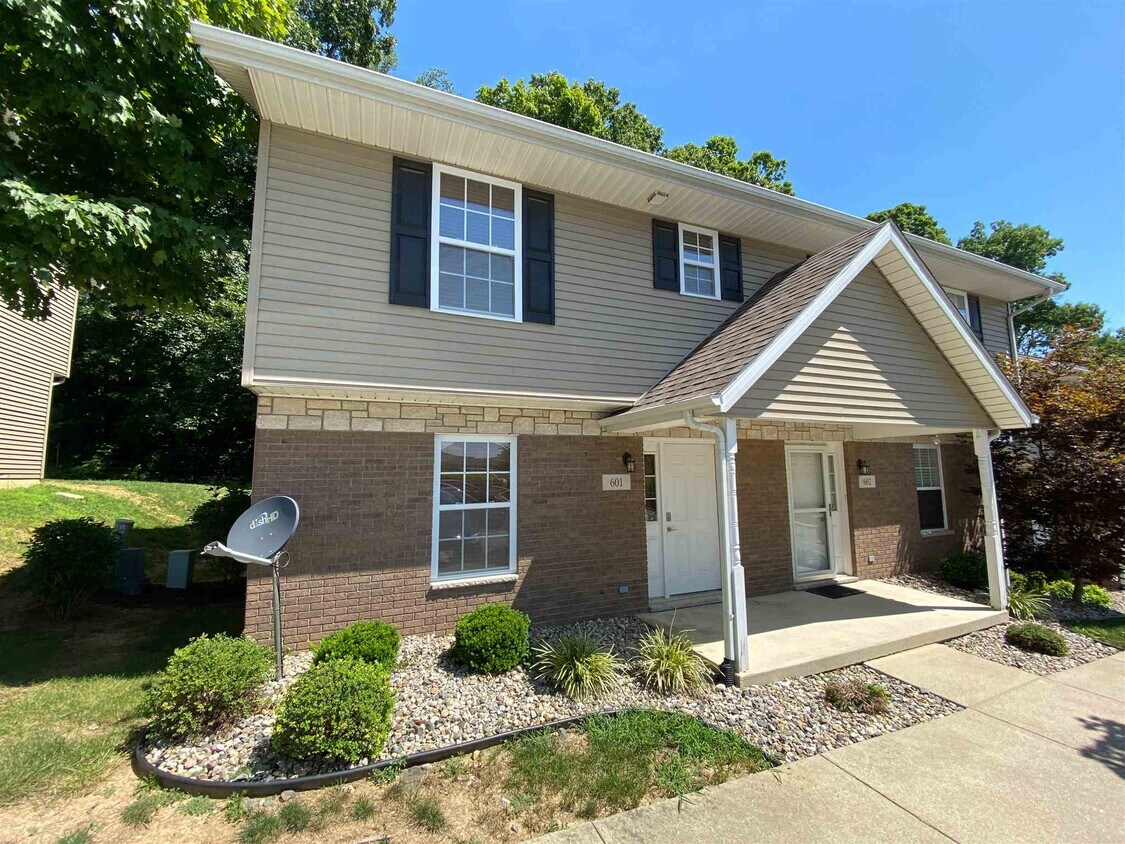 Primary Photo - 1250 W Adams Hill Cir